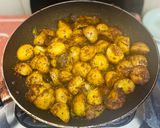 A picture of step 6 of Baby potatoes fry.