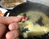 Foto del paso 5 de la receta: Rape en salsa con gambones y patata panadera