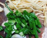 Hình bước làm 2 của món Cải xanh cuộn chả cá
