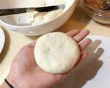 Foto langkah ke 5 dari resep Hotteok (Korean sweet pancake).