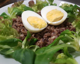 Foto del paso 9 de la receta: Cena ligera de ensalada de quinoa, lechuga hoja de roble y huevo