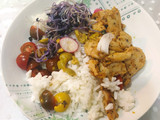 Ensalada de arroz con pollo (heura) vegana