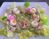 Une image de l'étape 2 de Salade de poisson,crème d'avocat,radis noir et œufs  de cailles.