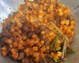 Foto langkah ke 3 dari resep Sambal Goreng Kentang Ati.