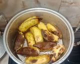 Foto langkah ke 1 dari resep Donat Pisang Wijen.