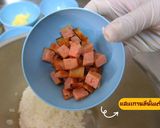 A picture of step 6 of Jumeokbap Korean Rice Balls.