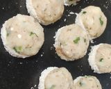A picture of step 3 of Bread Golden Coin Cutlet.