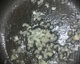 Hình bước làm 4 của món Nui xào cà chua nấm đông cô
