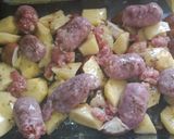 Foto del paso 2 de la receta Butifarras al horno con setas portobello y patatas especiadas
