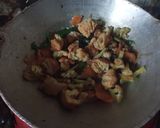 Foto langkah ke 6 dari resep Cap Cay Goreng Kampung.