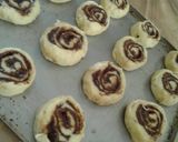 Foto langkah ke 1 dari resep Cinnamon roll with chocolate filling and cheese cream frosting.