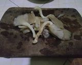 Foto langkah ke 5 dari resep Martabak Mie Jamur Tiram.