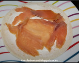 Foto del paso 2 de la receta: Wraps de salmón ahumado y rúcula