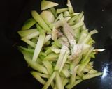 Foto langkah ke 4 dari resep Tumis labu siam.