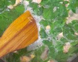 Foto langkah ke 4 dari resep Sayur Bening Daun Kelor.