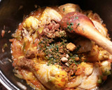 Foto del paso 10 de la receta: Pollo especiado y aromatizado en salsa de aceite dargan