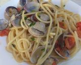 Foto del passaggio 5 della ricetta Spaghetti alle vongole