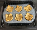 A picture of step 5 of Bread Pizza Tart.