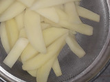 ગાર્લિક પોટેટો વેજીસ (Garlic Potato Wedges Recipe In Gujarati)