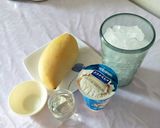 A picture of step 1 of Mango Yogurt Smoothie.