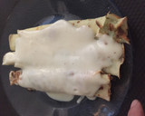 Foto del paso 8 de la receta: Canelones con salsa blanca y salsa de tomate y blanca
