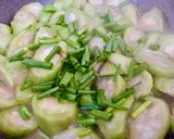 Hình bước làm 3 của món 🌱 Mướp Hương Xào Chay (Vegan)