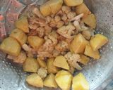 A picture of step 1 of Cauliflower n Potatoes with daal n roti#My staple food recipe co.
