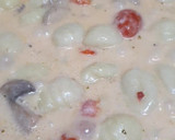 Foto del paso 2 de la receta: Ñoquis en salsa cremosa con cherrys