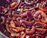 A picture of step 3 of Sweet Caramelised Red Onions.