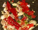 รูปขั้นตอนการทำที่ 3 ของ กระเพราผัดเครื่องในไก่