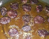 Foto del paso 4 de la receta: Torta invertida de manzanas y ciruelas