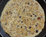 Foto del paso 4 de la receta: 🍎Tortilla dulce de manzana con avena, pasas y nueces🍎Postre sin azúcar, sin edulcorante, sin harina🍎