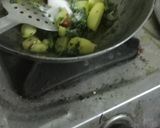आलू पालक की सब्जी (Aloo palak ki sabzi recipe in Hindi) रेसिपी चरण 3 फोटो