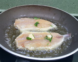 Foto del paso 2 de la receta: Pescadilla o perlitas de ración rebozadas