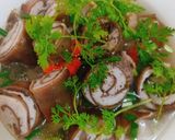 Hình bước làm 5 của món Canh nấm mèo cuộn chả cá