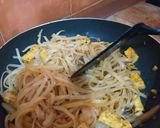 Foto langkah ke 7 dari resep Pad Thai.
