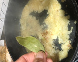Foto del paso 5 de la receta: Rape en salsa con gambones y patata panadera