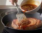 Foto del paso 4 de la receta Secreto Ibérico con Salsa de Miel y Mostaza