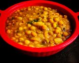 A picture of step 4 of Ghooguni (Spicy White peas curry).