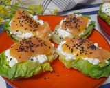 Foto del paso 2 de la receta: Cogollos con queso cottage y salmón