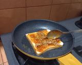 Foto langkah ke 9 dari resep Pizza Roti Bakar Topping Beef Slice Bolognese.