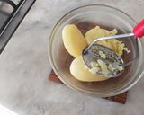 A picture of step 1 of Potato french toast.