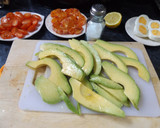 Foto del paso 2 de la receta: Ensalada de aguacate y naranja sanguina