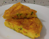 Foto del paso 7 de la receta: Tortilla de langostinos y palitos con ensalada y crema de calabaza