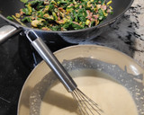 Foto del paso 3 de la receta: Quiche de lacón y espinacas con masa colorada