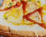 A picture of step 4 of Egg omelette sandwich.