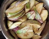 A picture of step 2 of Easy to make cut baingan ki sabji 😋😍.