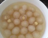 Hình bước làm 3 của món Chè hạt sen nhãn