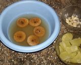 A picture of step 1 of Anjeer (figs),amla and almonds murabba.
