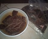 Foto del paso 1 de la receta: Bombones de chocolate con pasas